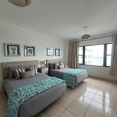 Casablanca On The Beach Miami Beach Room photo