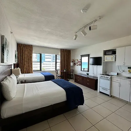 Casablanca On The Beach Miami Beach Room photo