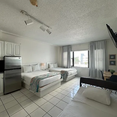 Casablanca On The Beach Miami Beach Room photo