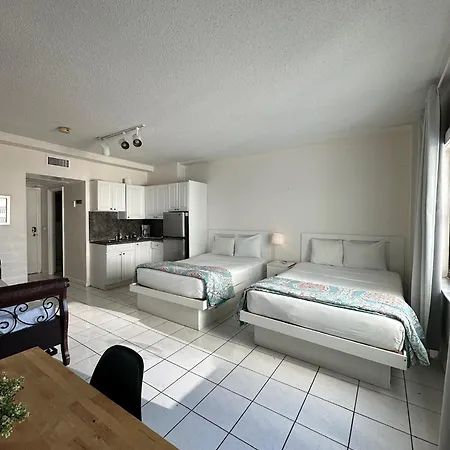 Casablanca On The Beach Miami Beach Room photo
