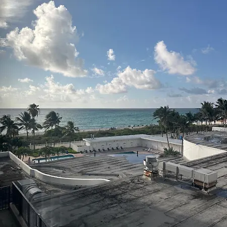 Casablanca On The Beach Miami Beach Room photo
