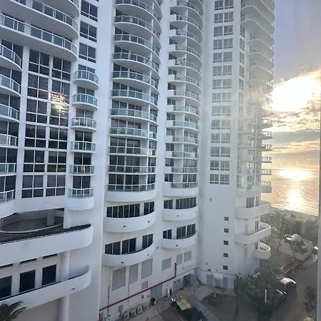 Casablanca On The Beach Miami Beach Room photo
