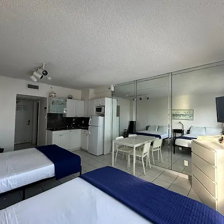 Casablanca On The Beach Miami Beach Room photo