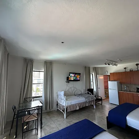 Casablanca On The Beach Miami Beach Room photo