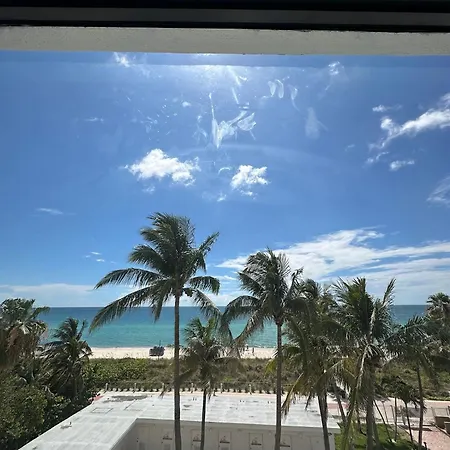 Casablanca On The Beach Miami Beach Room photo