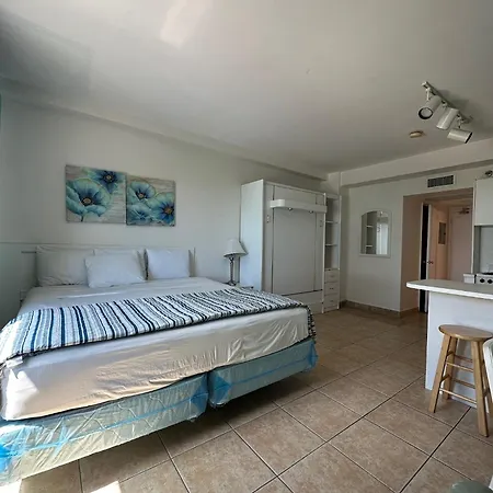Casablanca On The Beach Miami Beach Room photo